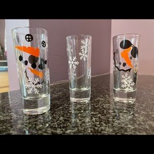 Christmas snowmen and snowflakes shot glass set